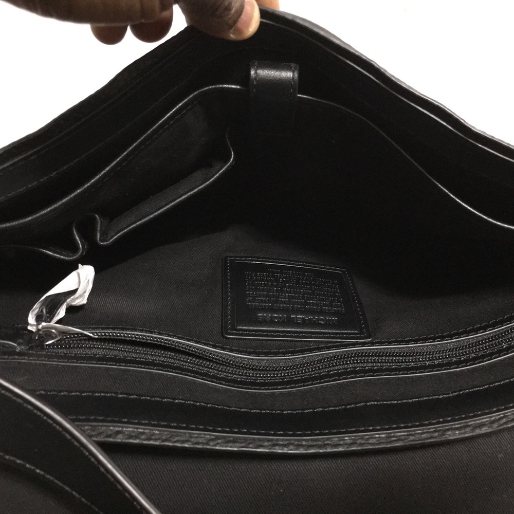 Michael Kors Men’s Bryant Pebble Leather Messenger Bag - Picture 3 of 13
